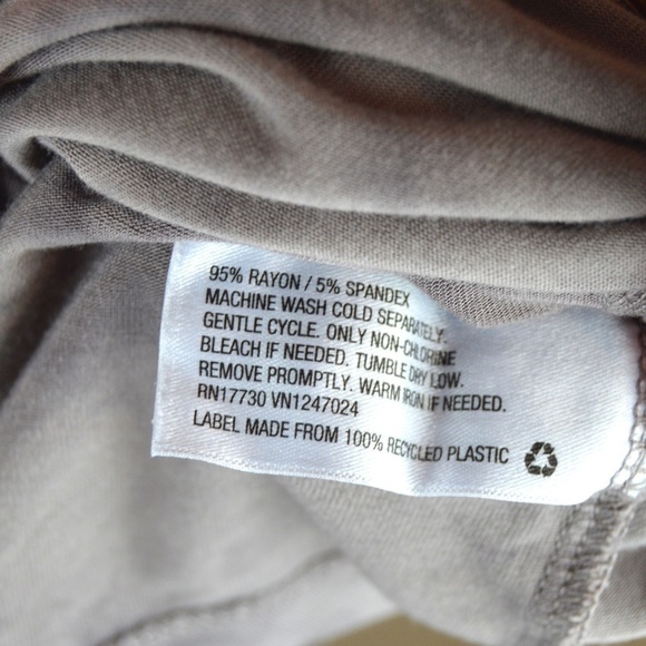 2 Workout Boxy Fit Crew Neck Crop Tanks, Size Large (1 NWT) - Picture 14 of 16